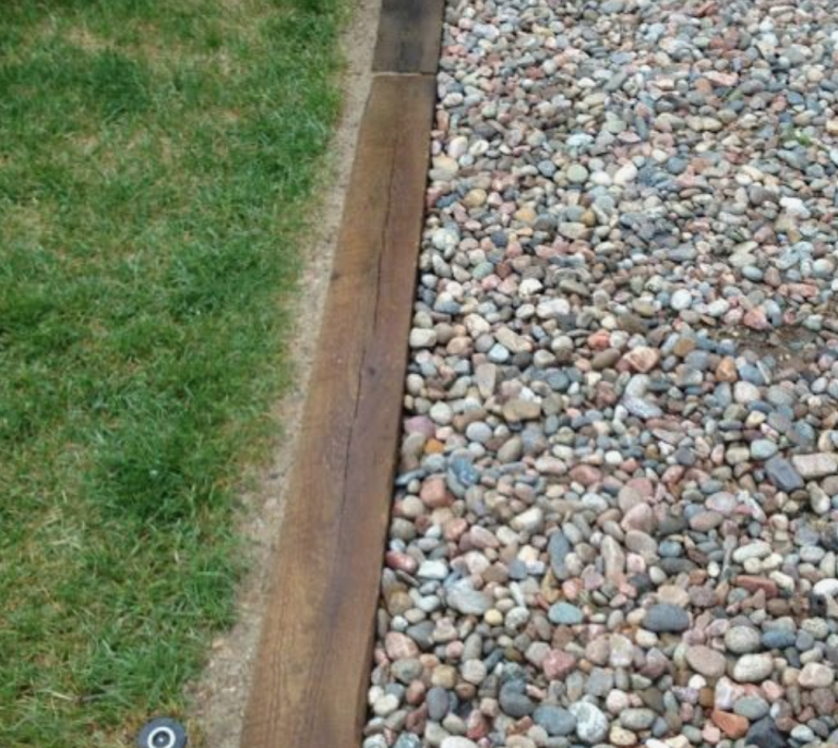 Inexpensive Gravel Driveway Edging Ideas For Your Driveway Thetalkhome