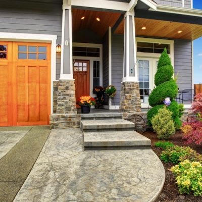 15 Amazing Front Yard Landscaping Ideas with Rocks and Mulch