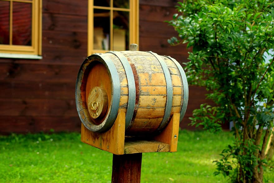 Barrel Mailbox Design
