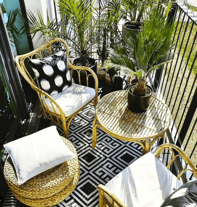 Black & White Patio