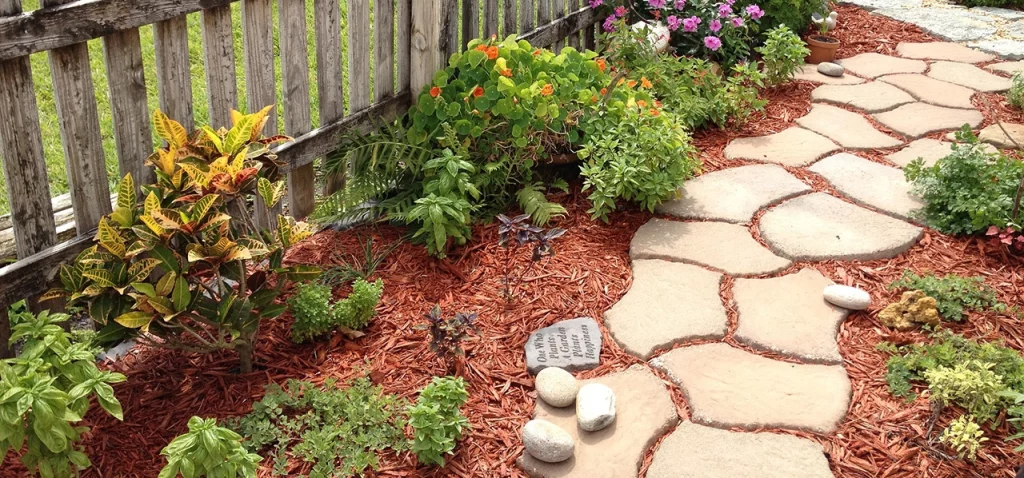 Contrasting Your House with Rock and Mulch