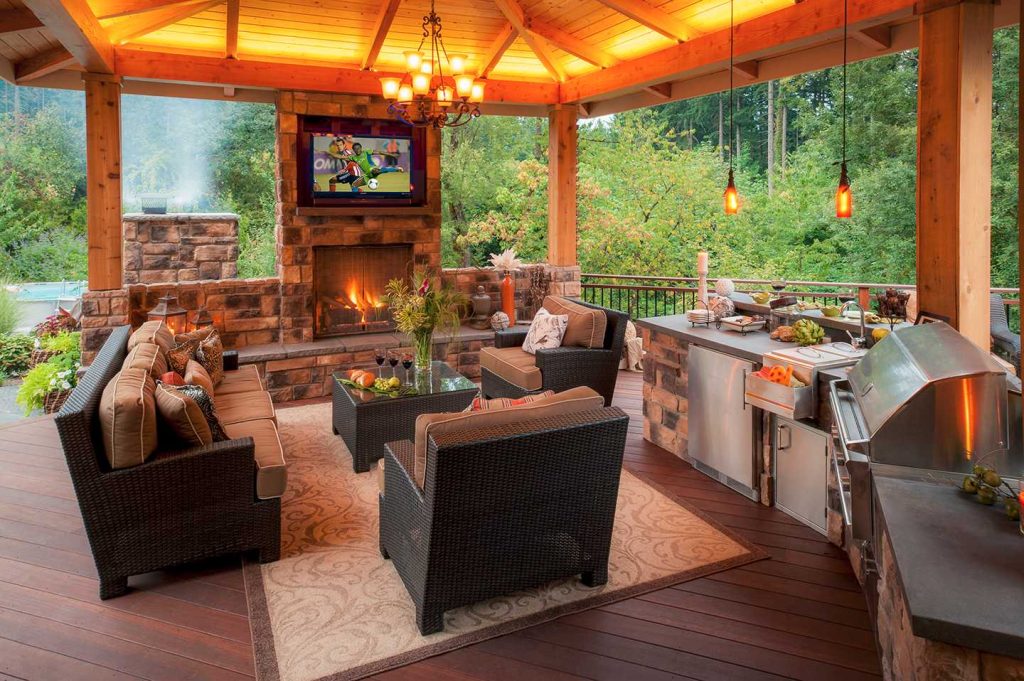 Customized Outdoor Kitchen