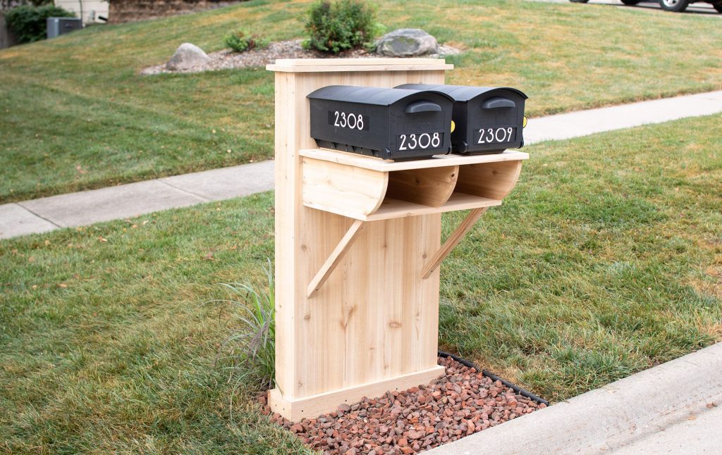 Farmhouse-Type Mailbox Design