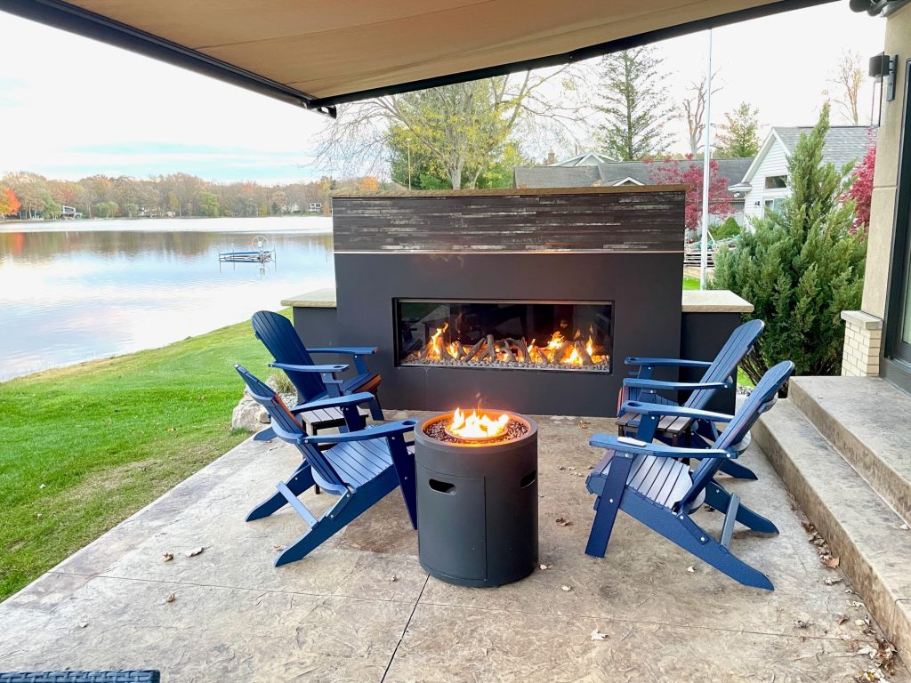 Fireplace in The Lake Side