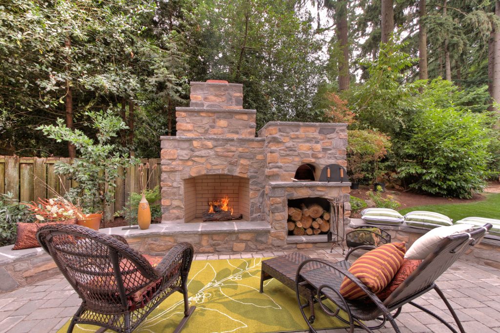 Fireplace with Pizza Oven