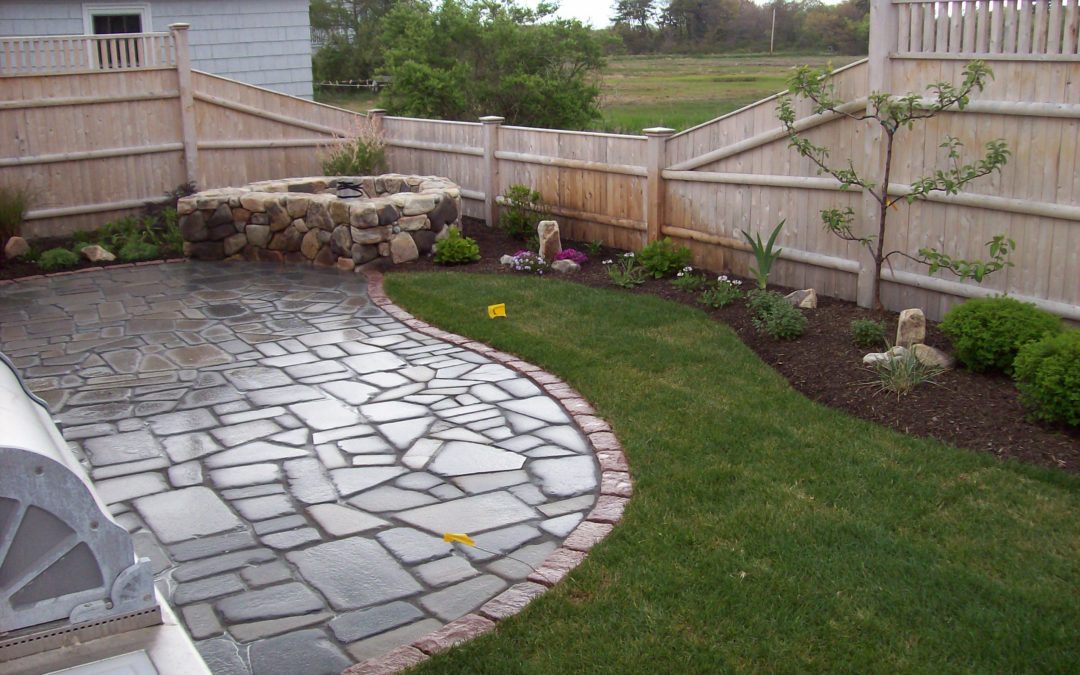 Mixed Backyard Patio Paver