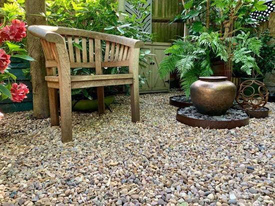 Pea Gravels Patio Floor Ideas