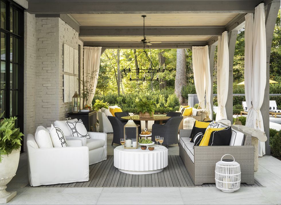 Style-Up Screened-In Porch with Accessories